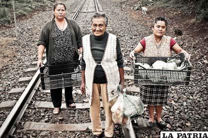 Norma Romero (Izquierda), Leónida Vázquez, y Julia Ramírez, forman parte del grupo de ayuda humanitaria ‘Las Patronas’
