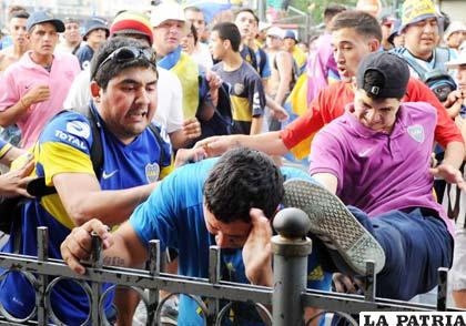 La violencia en los estadios tiene que ser erradicada