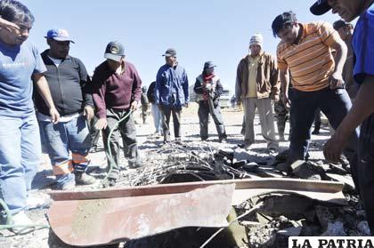 Puente que une Caihuasi con Caracollo fue afectado por detonación de dinamita