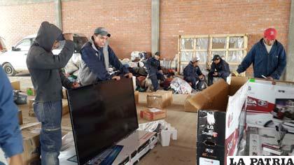 En el galpón parte de la mercadería comisada
