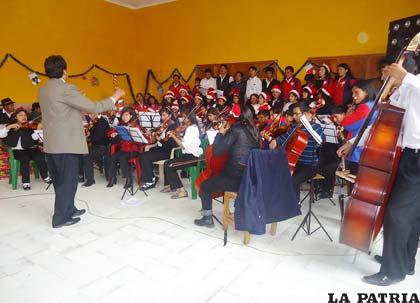 Orquesta Filarmónica de Oruro inició su temporada navideña