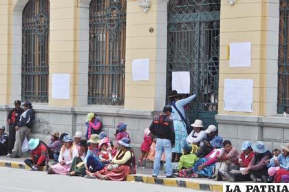 Vecinos de La Florida cerraron puertas de Alcaldía