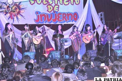 Enclave demostró el talento de la mujer orureña