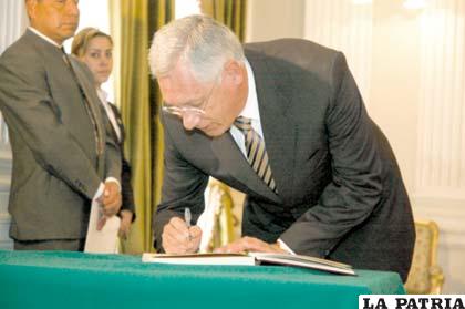 Eduardo Rodríguez Veltzé, designado agente de Bolivia en la Corte Internacional de Justicia de La Haya 