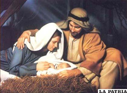 Jesús nació bajo el amparo de su 
familia formada por Él, José y María