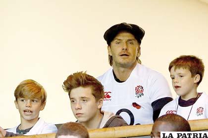 Beckham dejó el fútbol en mayo, pero podría volver a jugar