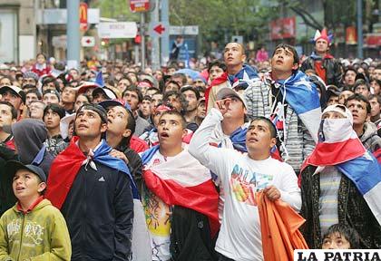 Chilenos esperan que economía se mantenga con Michelle Bachelet