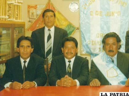 Carlos Orellana (de pie), Alfredo Villarroel, Rolando Vargas y Carlos Orellana (†) directorio de 1991