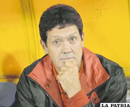 Mauricio Soria analiza su continuidad en el equipo lila