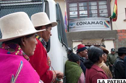 Oposición espera que conflictos entre facciones del Conamaq se resuelvan