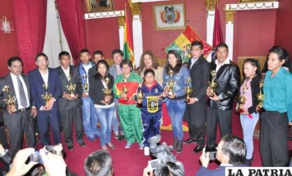 Deportistas que recibieron el reconocimiento del CPDO