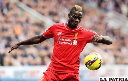 Mario Balotelli es acusado por racismo por una publicación