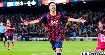 Messi celebra y mantiene viva la esperanza del Barcelona