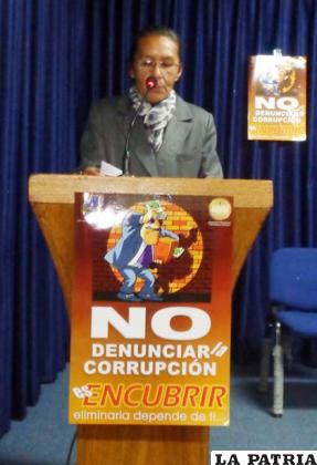 Directora de Transparencia y Lucha contra la Corrupción, Felicidad Apaza