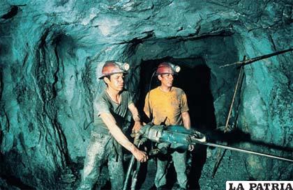 La minería estatal, principalmente debe encaminar su futuro funcionamiento enmarcado en un renovado plan estratégico, técnico y administrativo