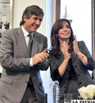 El vicepresidente argentino Amado Boudou junto a la presidenta Cristina Fernández