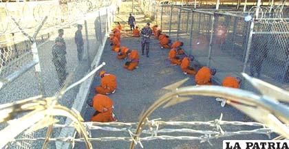 Miembros de Al Qaeda, acusados por los atentados del 11-S,  detenidos en la prisión de Guantánamo