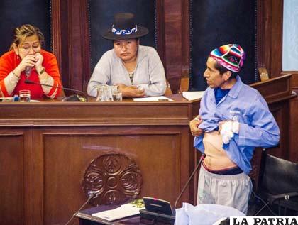 El magistrado del TCP, Gualberto Cusi ante los senadores jueces