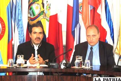 Vicecanciller Juan Carlos Alurralde (Izq.) y el representante ante Aladi, Benjamín Blanco