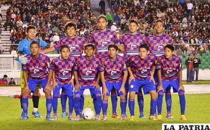 Quebracho, equipo boliviano que pugna por el título