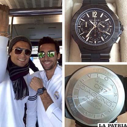 Ronaldo junto a Arbeloa y el reloj recordatorio