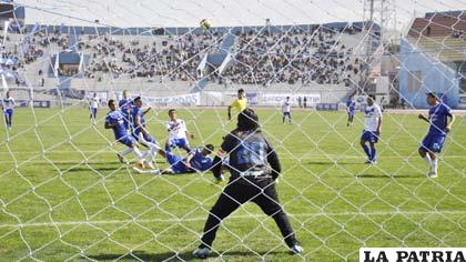 San José venció 2-0 en el partido de ida jugado en Oruro el 19/10/2014 