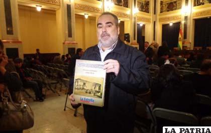 Carlos Alberto Subirana presentando el libro “Sesquicentenario 1864 – 2014 de La Estrella del Oriente