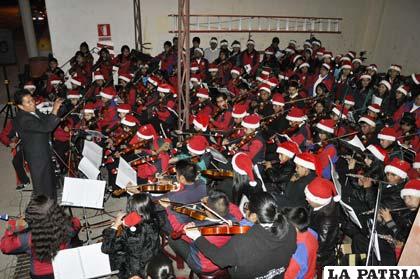 Gran concierto navideño brindó la Orquesta Filarmónica de Oruro