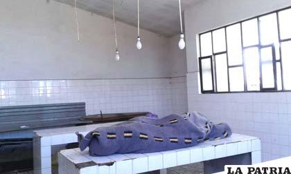 El cuerpo sin vida de la víctima yace en la morgue del Cementerio General