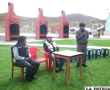 Acto de entrega, en Capachos, de parrilleros reparados