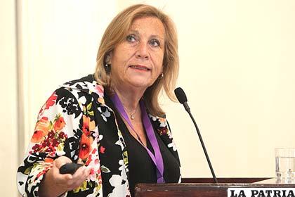 La exministra de Salud de Chile, Helia Molina