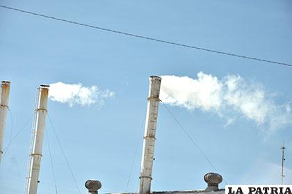 Empresas que no cumplan norma ambiental serán cerradas