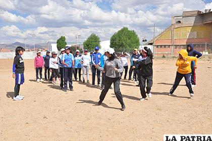 La selección de Oruro entrena bajo las órdenes de la japonesa Yuki Akasaka