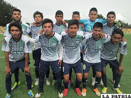 Integrantes del plantel de Bethania que vencieron a Pomata 