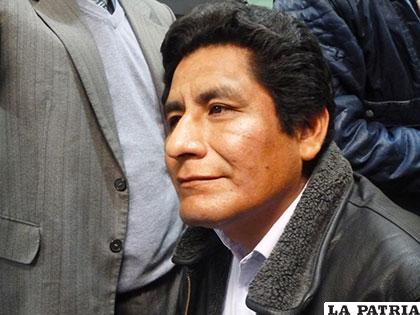 El director general de Control de Coca e Industrialización, Luis Cutipa cuando presentó su declaración /ABI
