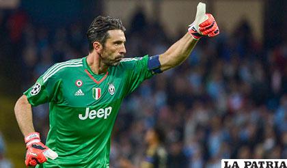 Gianluigi Buffon arquero y capitán de Juventus