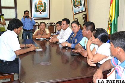 Dirigentes de la Cidob y Melba Hurtado en una reunión con el Presidente Evo Morales /ABI