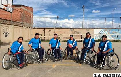 El plantel de jugadoras de Caracol que marchan a paso firme en el torneo
