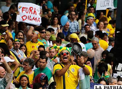 Multitudinaria marcha contra Dilma Rousseff en Sao Paulo /multimedia.laopiniondemurcia.es