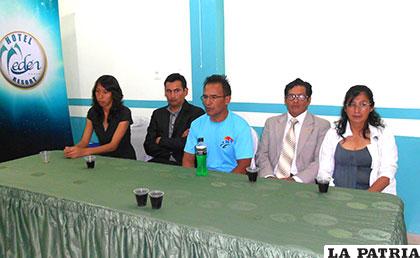 Directivos de la Asociación Municipal del Taekwondo Oruro, puso enmarcha el campamento deportivo en esta disciplina