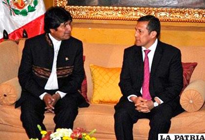 Los presidentes de Bolivia y Perú, Evo Morales y Ollanta Humala /correodelsur.com