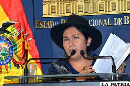 Conferencia de prensa de la ministra de Comunicación, Marianela Paco