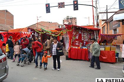 Feria navideña se inaugura entre críticas de los vecinos de la 