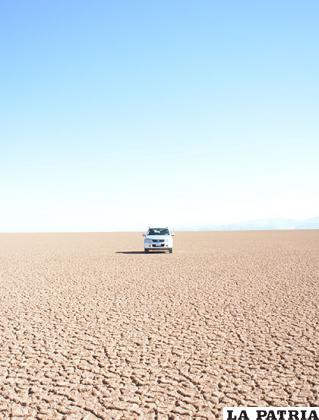 Ahora los vehículos se desplazan con facilidad en la superficie que antes 
estaba cubierta por el lago
