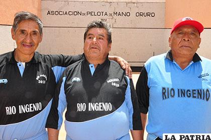 Integrantes de Río Ingenio en la categoría Guardia de Honor