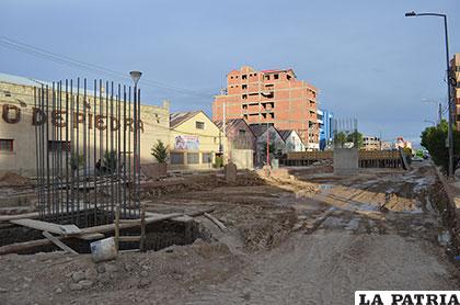 Obras del paso a desnivel se realizan en la avenida Villarroel