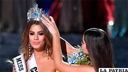 La colombiana Ariadna Gutiérrez fue coronada por error como Miss Universo 2015