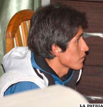Carlos Luis V.C. de 21 años
