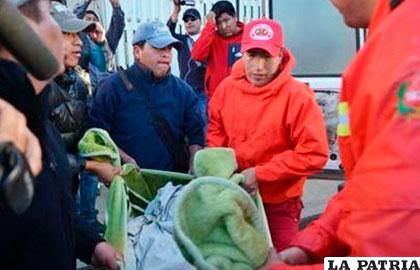 El cuerpo es trasladado a la morgue