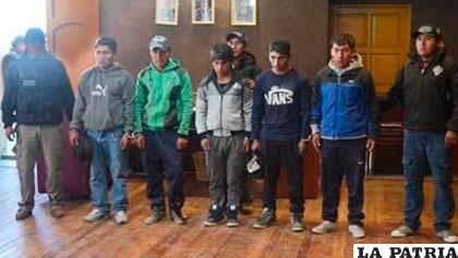 Cinco de los siete antisociales atrapados resguardados por dos policías